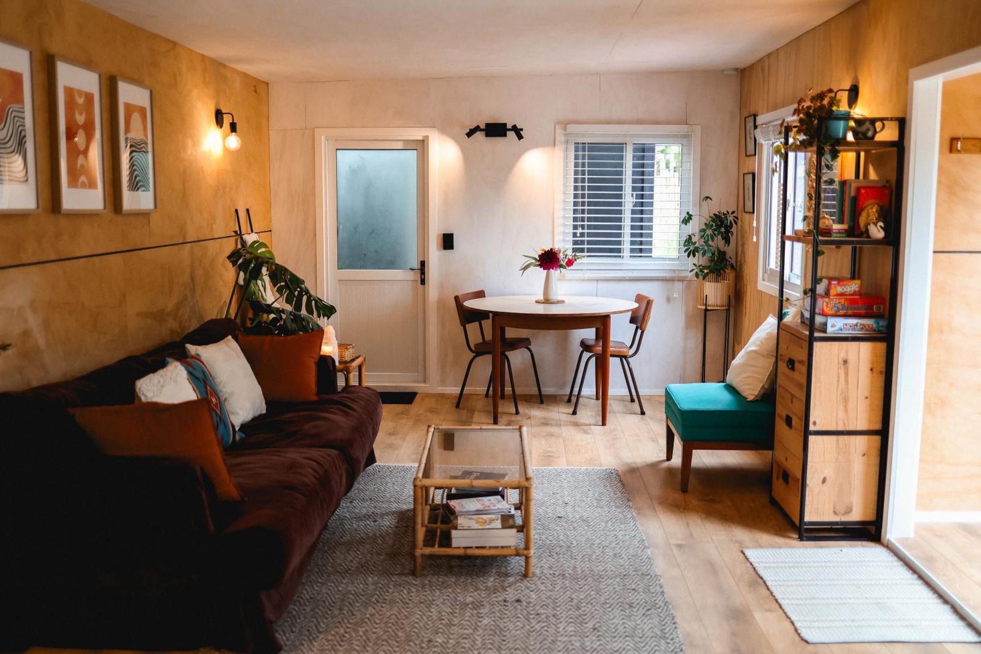 Kaitake Kabana - Unique, Off-Grid, Studio Retreat Oakura エクステリア 写真