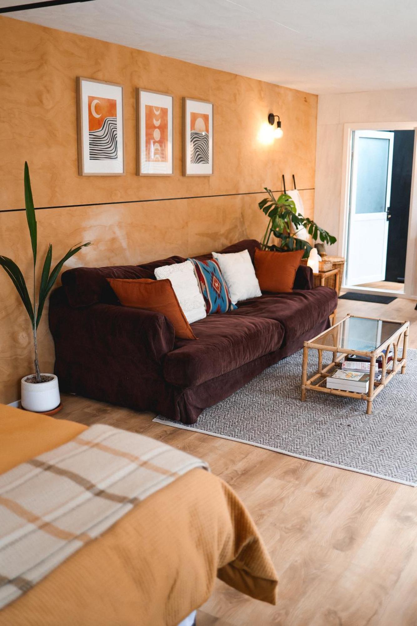 Kaitake Kabana - Unique, Off-Grid, Studio Retreat Oakura エクステリア 写真