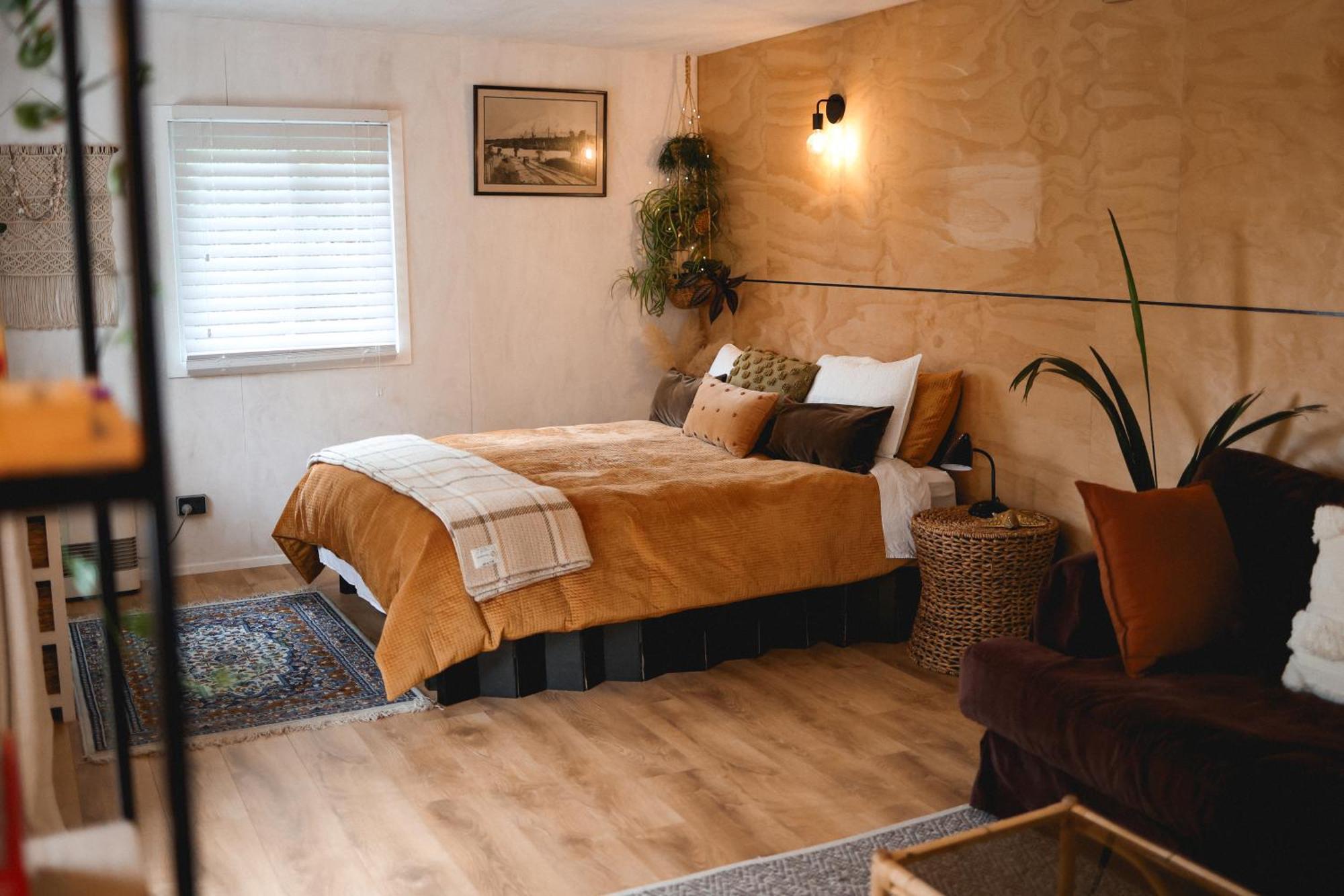 Kaitake Kabana - Unique, Off-Grid, Studio Retreat Oakura エクステリア 写真
